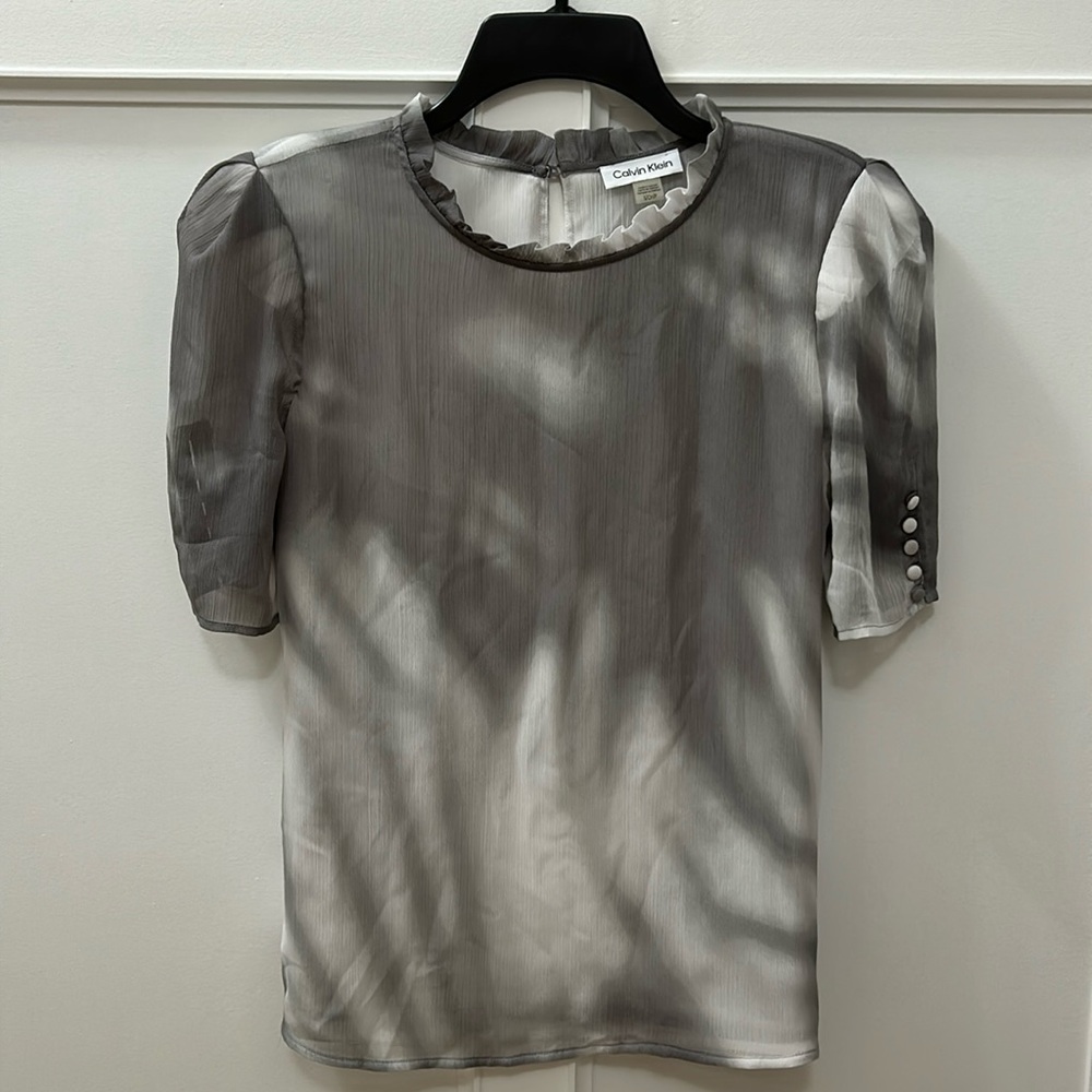 Calvin Klein Gray Fitted Short Sleeve Blouse